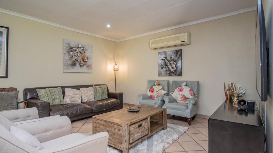 3 Bedroom Property for Sale in Safari Gardens North West